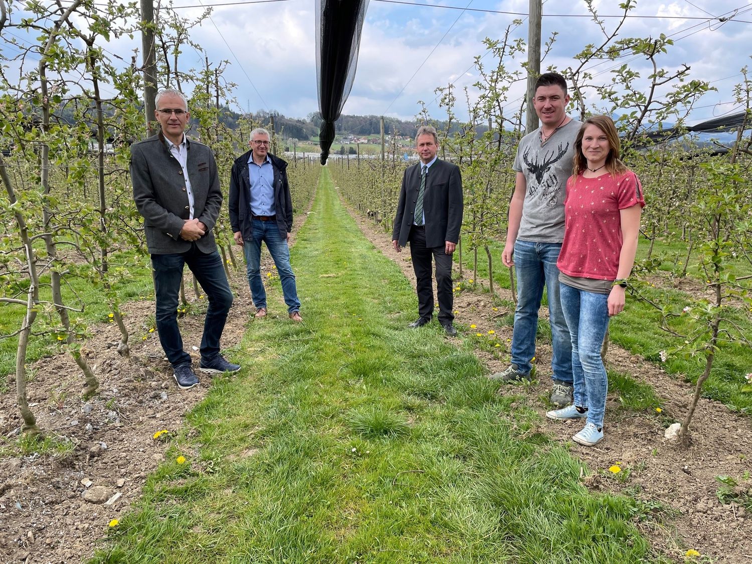 Lokalaugenschein in der Steiermark mit Manfred Kohlfürst, Josef Kurz, Franz Titschenbacher, sowie Julia und Franz Rosenberger.
