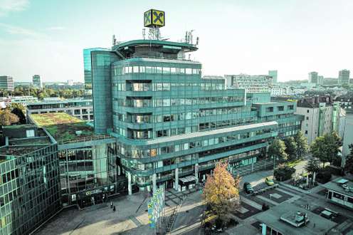 Blick auf das Gebäude der Raiffeisenlandesbank OÖ.