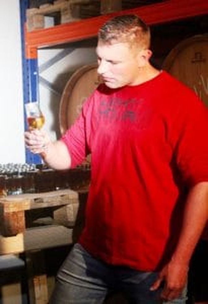 BIO-Jungbauer Franz Glatzl freut sich über die Auszeichnung als „Bester Whiskey Östereichs“ beim internationalen Whisky-Wettbewerb in Colorado, USA.