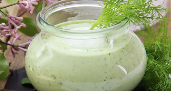 Sauermilch-Gurkenkaltschale