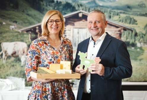 Heumilch Arge Geschäftsführerin Mösl und Obmann Neuhofer stellten die Bilanz in Wien vor.