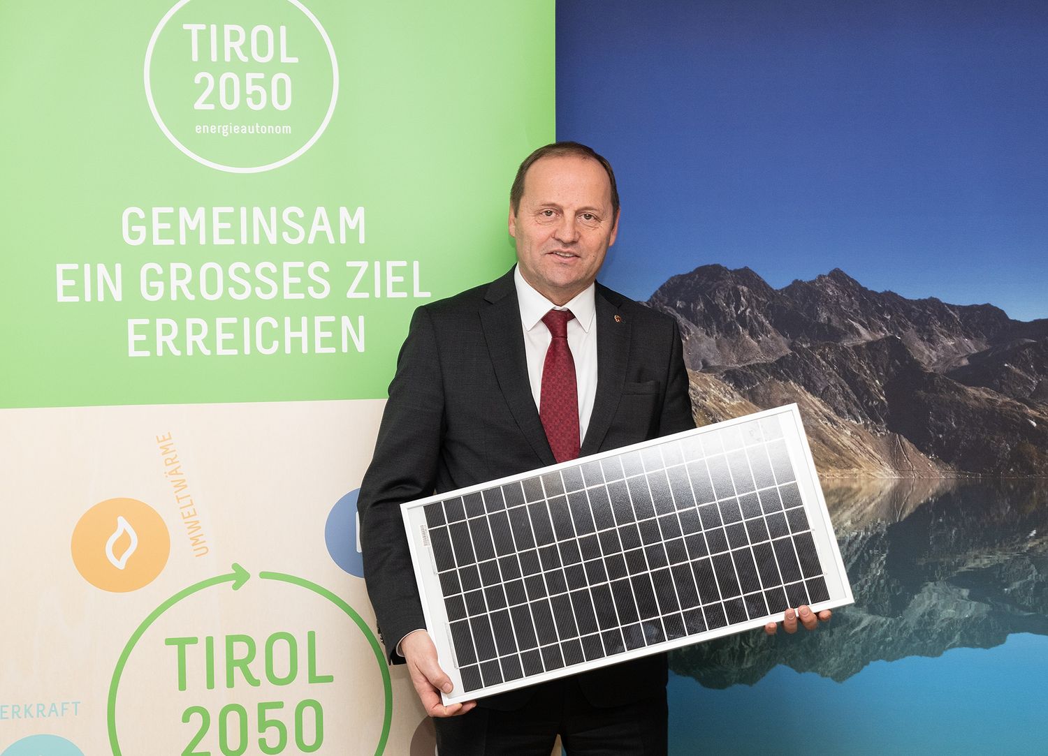 Tirols Energiereferent LHStv. Josef Geisler würde Private bei der Errichtung von PV-Anlagen im Rahmen der Konjunkturoffensive gerne zusätzlich mit Landesmitteln unterstützen. Die Bundesrichtlinie lässt dies derzeit aber nicht zu.