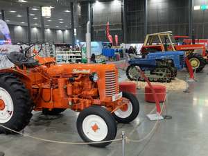 Zetor mit alten Modellen