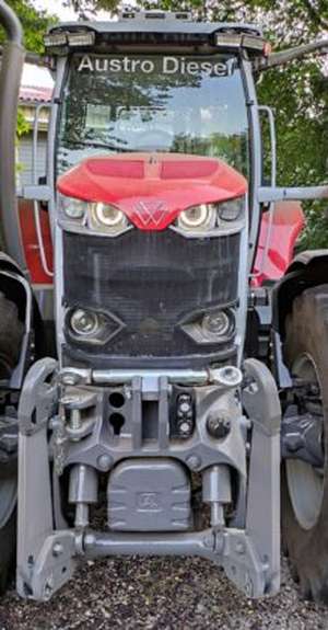 Starkes Fronthubwerk und 170 kg Gewicht statt Frontzapfwelle