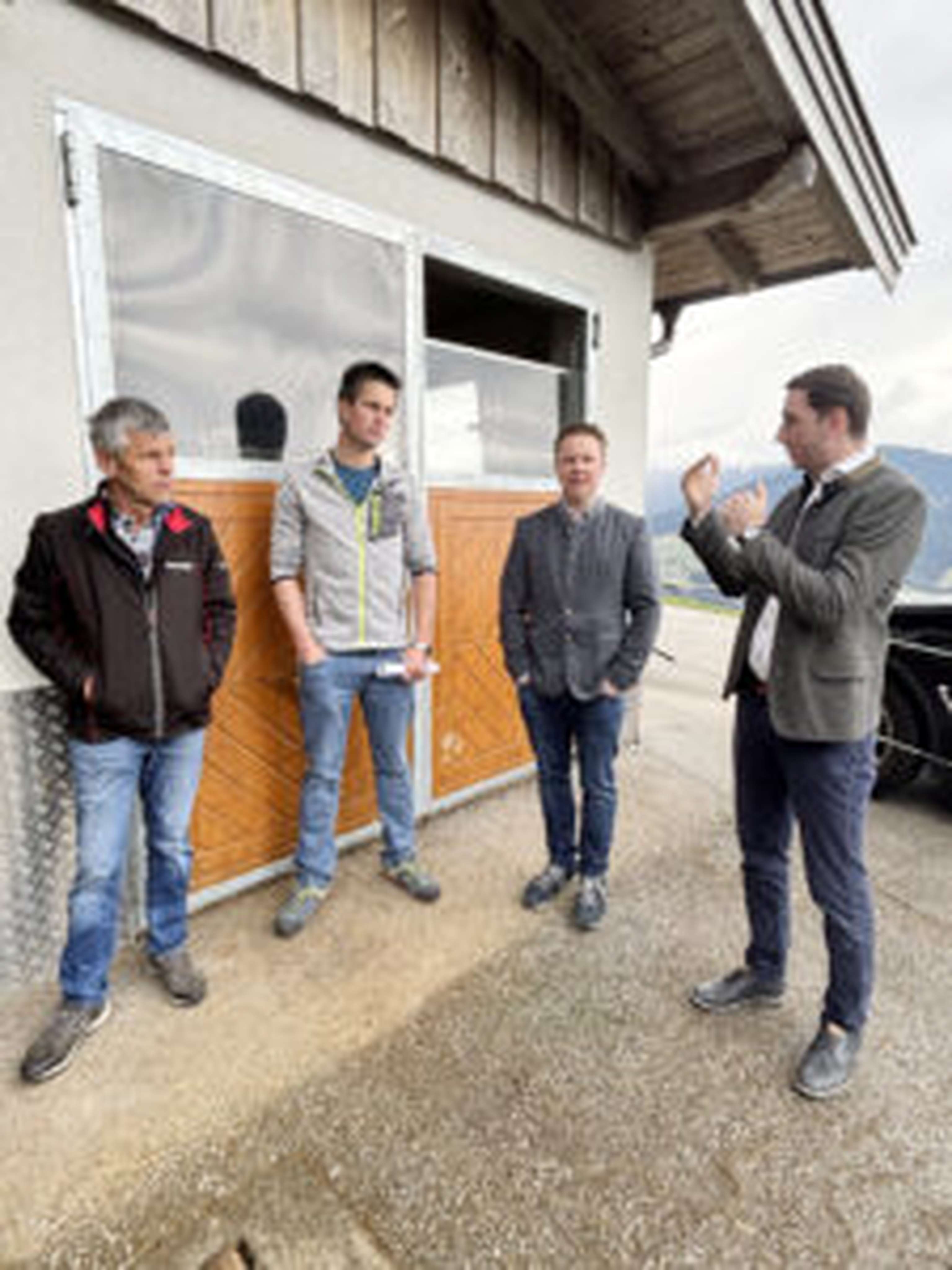Zu Besuch am Niedinghof der Familie Burgmann in Westendorf.