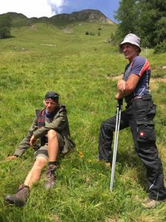 Die Verfügbarkeit von geeignetem Almpersonal ist begrenzt – Hirten sind im gesamten Alpenraum ein Mangelberuf.