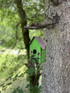 Mit viel Liebe zum Detail kümmert sich Elfriede Kröll um die Deko.