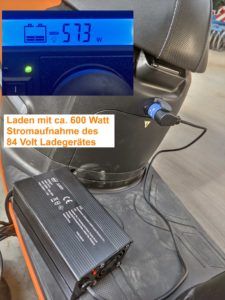 Laden mit ca 600 Watt Stromaufnahme.