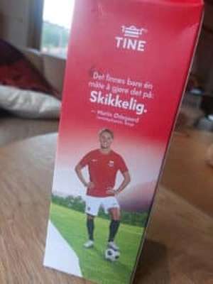 Der bekannte Fussballstar Martin Ödegaard wirbt für norwegische Trinkmilch.