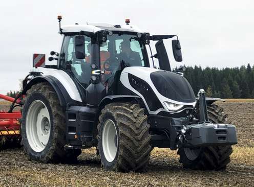 Traktor auf dem Feld