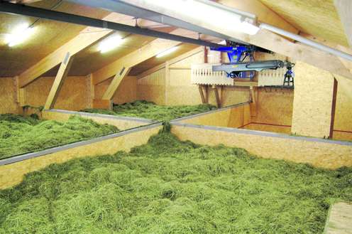 Moderne Trocknungsanlage für Heu