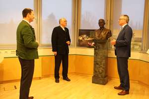 Bischof Besuch1