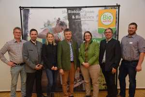 Manfred Penninger, Andreas Mittermayr, Patrizia Schneebauer, Obmann Johannes Liebl, Obmann-Stellvertreterin Barbara Riegler, Hannes Lang, Michael Walchshofer (v.l.)
