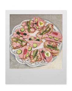 Servierfertige Jausenplatten gibt es gegen Voranmeldung.