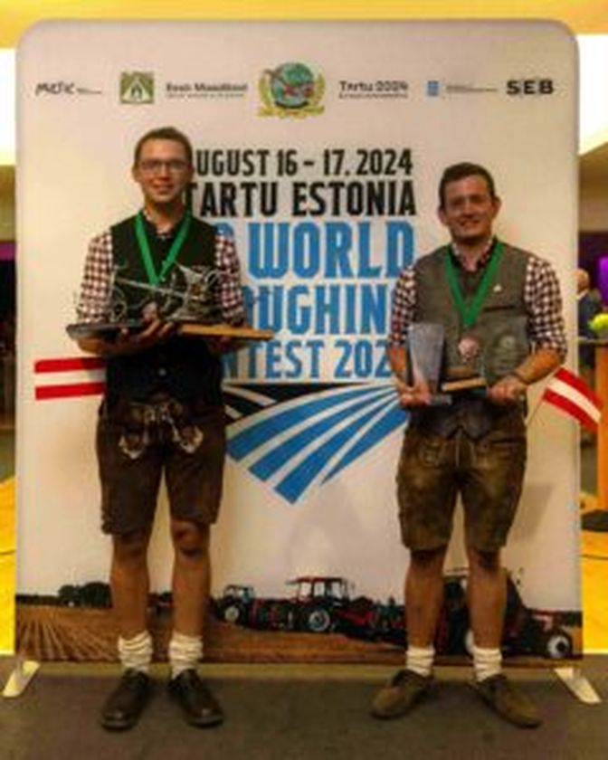 Leopold Aichberger und Bernhard Keferböck mit ihren Trophäen