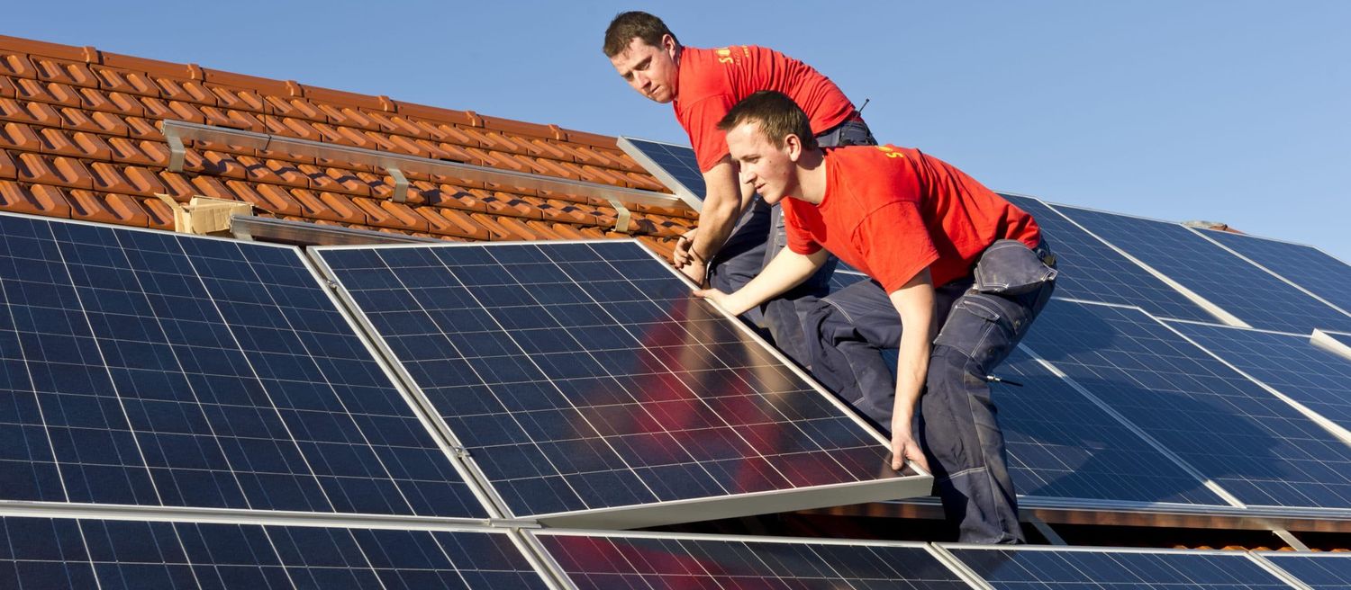 Acht von zehn Hausdächern in Tirol sind für die Energiegewinnung aus Sonne geeignet.