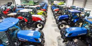 Allerhand Landtechnik wird auf dem Markt präsentiert.