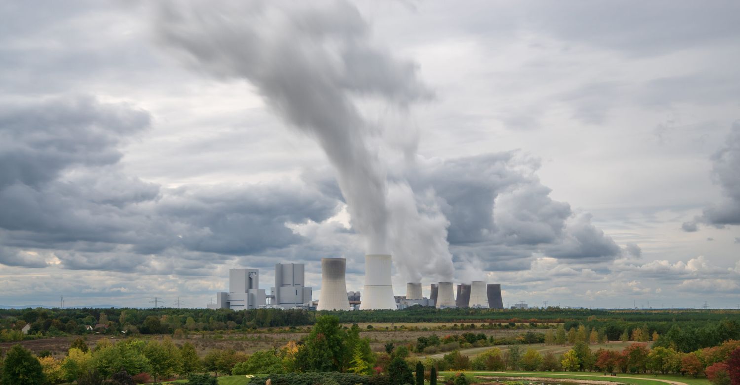 In erster Linie richtet sich die Novelle gegen den Schadstoffausstoß der Schwerindustrie. Doch auch Hunderte Bauern sind hierzulande betroffen.