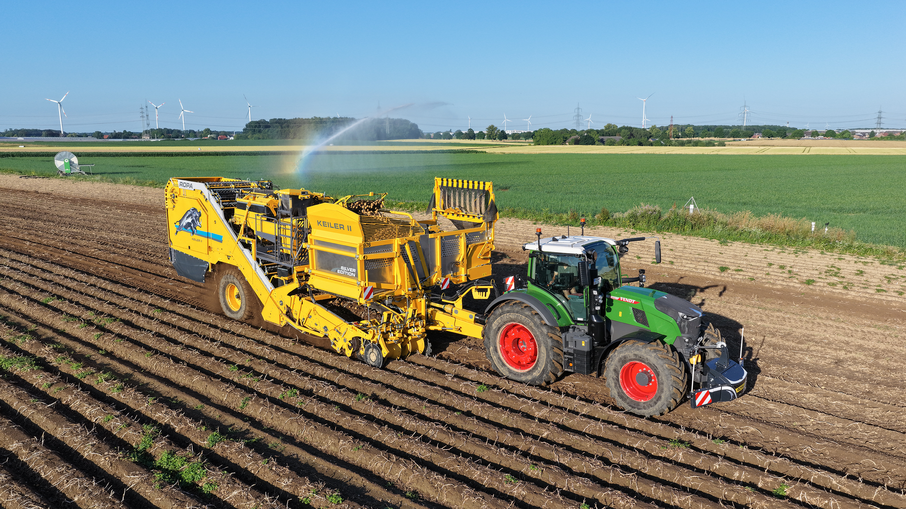 Traktor mit Rübenroder