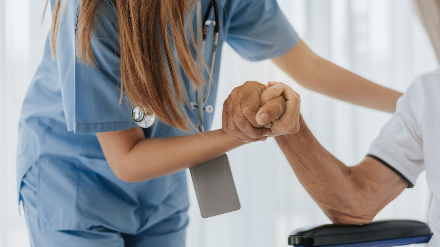 Eine Vielzahl an Projekten soll zur Entlastung von Mitarbeitern in der Pflege beitragen.