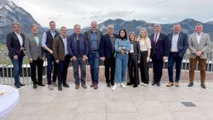 2025 04 PETI Reise AT