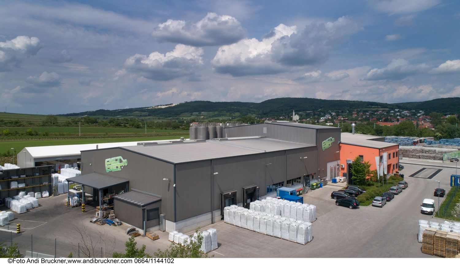 PET to PET-Außenanlage.