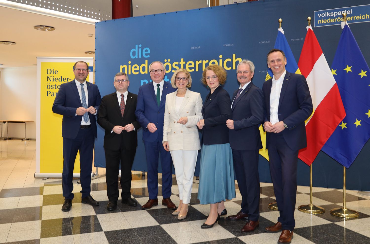 Im Zuge einer Pressekonferenz präsentierte Landesparteiobfrau LH Johanna Mikl-Leitner das neue VPNÖ-Regierungsteam.