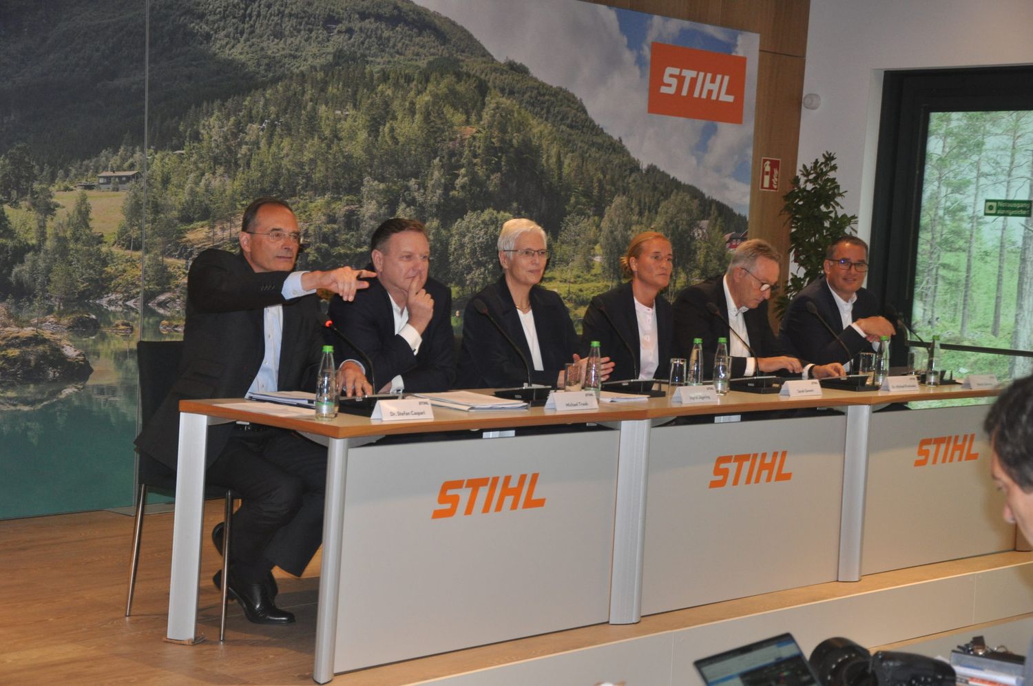 Präsentierten die vielen Pläne von Stihl: Die Vorstände des Familienunternehmens, allen voran deren Vorsitzender Michael Taub (2.v.l.).
