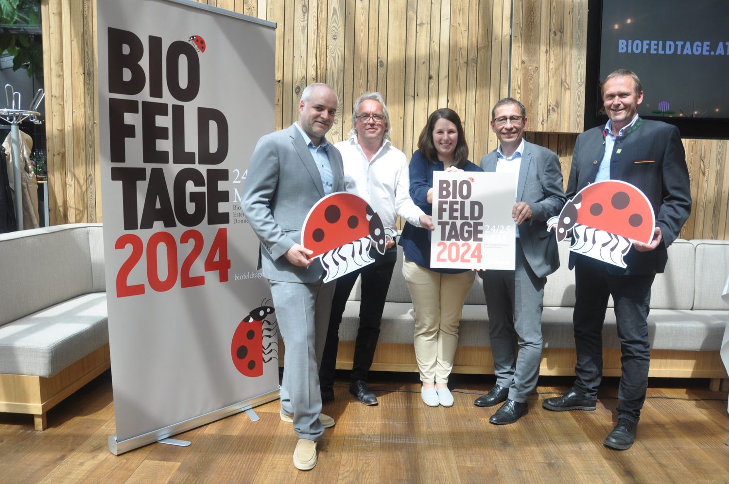 Informierten über den Feldtag: M. Grün, GF Pannatura, A. Kranzler, GF FiBL Österr., A. T. Lampret, Projektleiterin Feldtage, F. Lembacher, Generalsekretär LKÖ, und Franz Traudtner, Obmann Bio Austria Bgld.