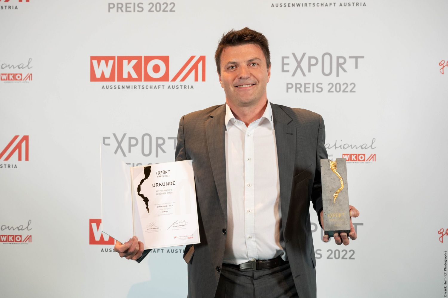 Jürgen Schöls, CEO von APV.