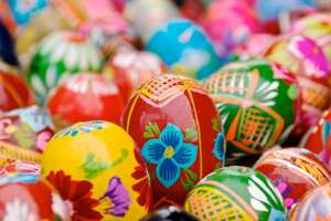 Bunte handbemalte Ostereier