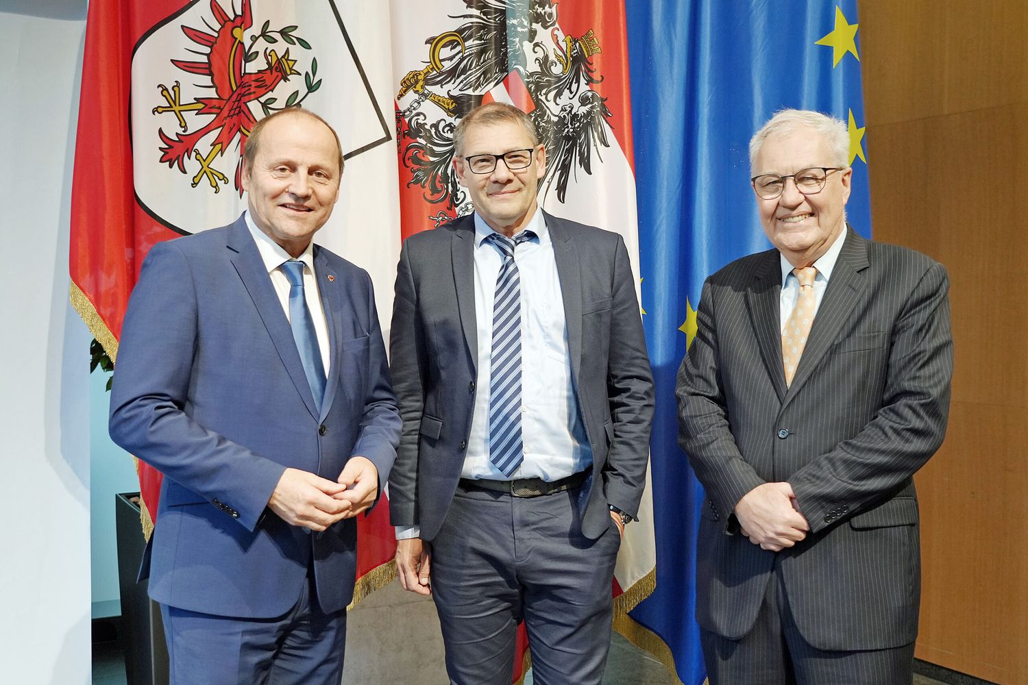LH-Stv. Josef Geisler, Robert Rebitsch vom Institut für Geschichtswissenschaften und Europäische Ethnologie (Universität Innsbruck) sowie Landesarchivdirektor Christoph Haidacher.