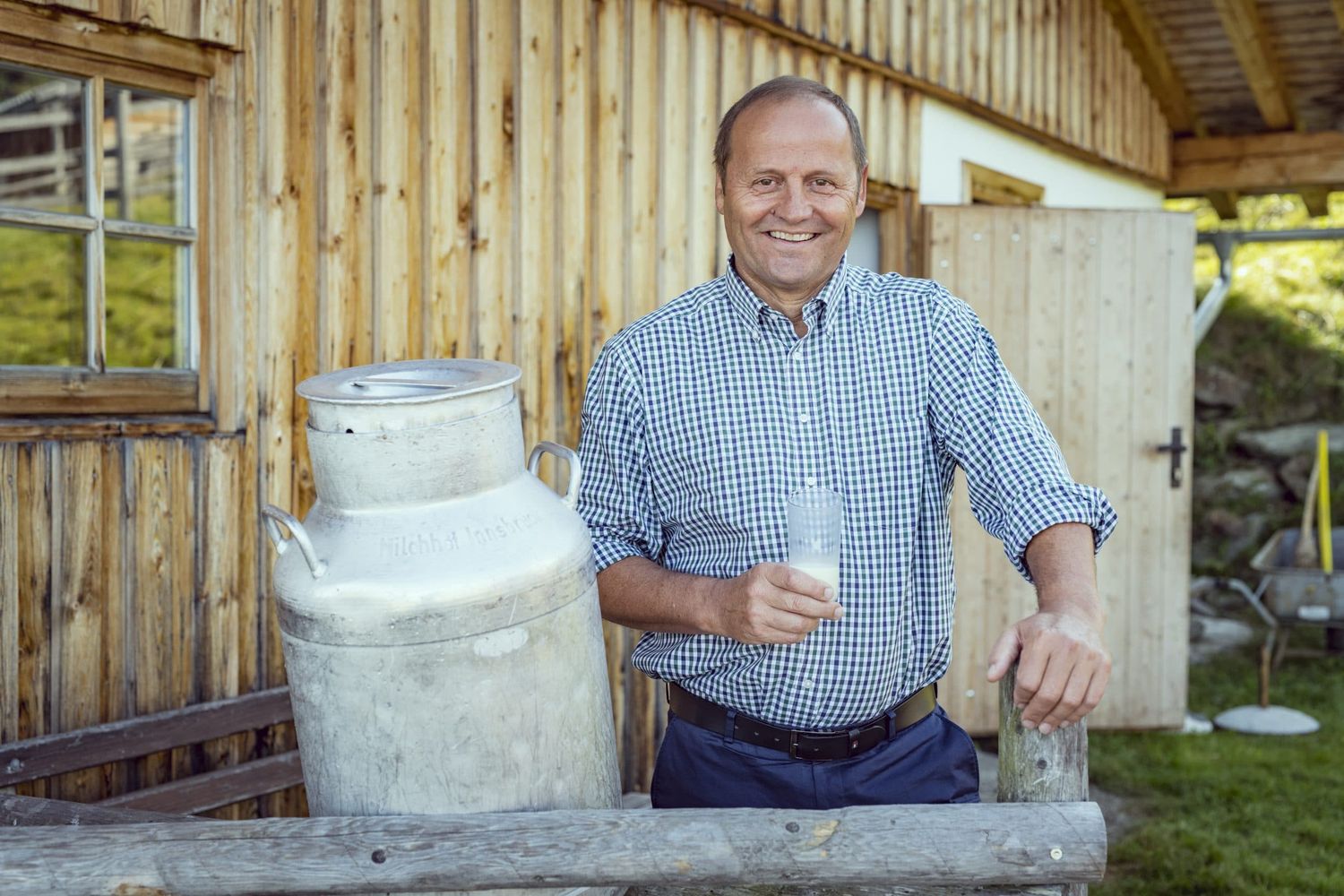 Bauernbundobmann LHStv. Josef Geisler zollt den Tiroler Milchviehbäuerinnen und -bauern seinen Respekt: „Die Milchviehwirtschaft ist die landwirtschaftliche Königsdisziplin im Grünland.“