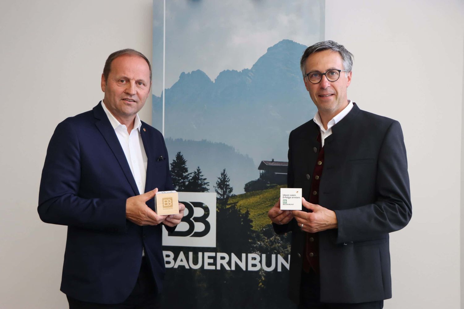 Tirols Bauernbundobmann LHStv. Josef Geisler mit dem österreichischen Bauernbundpräsidenten Georg Strasser