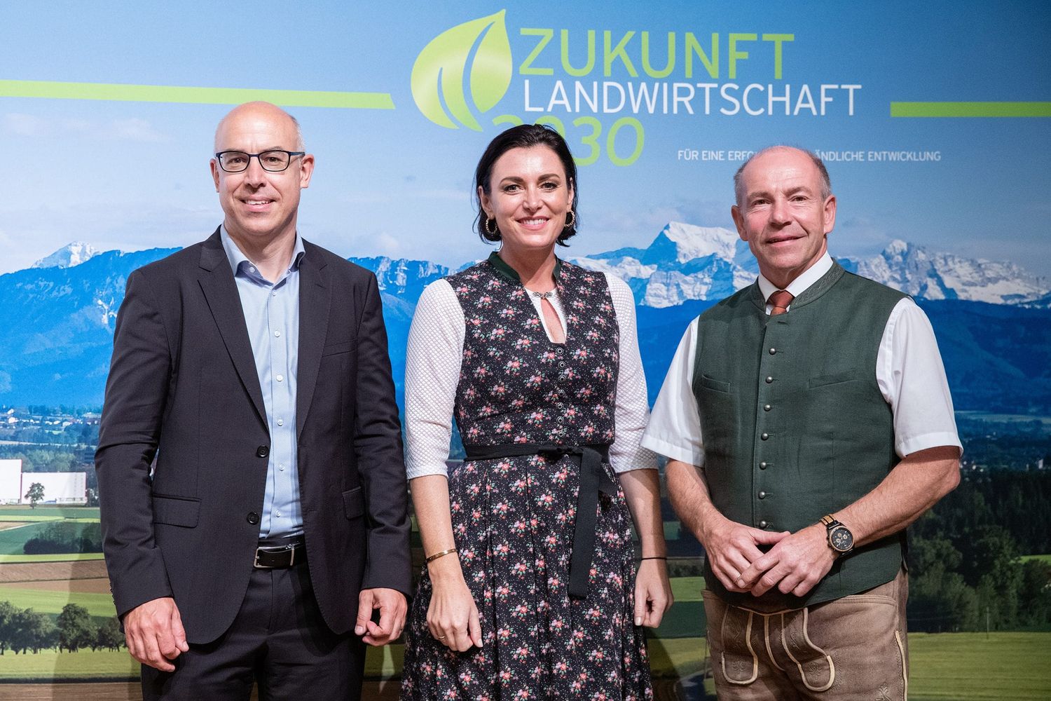 Felbermayr mit Ministerin Köstinger und Gastgeber Hiegelsberger
