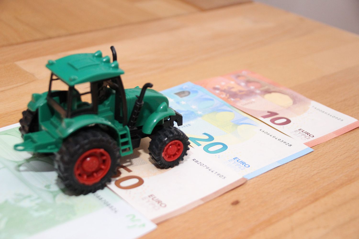 Traktor Mit Geldscheinen