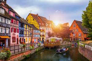 Colmar,,Alsace,,France.,Petite,Venice,,Water,Canal,And,Traditional,Half