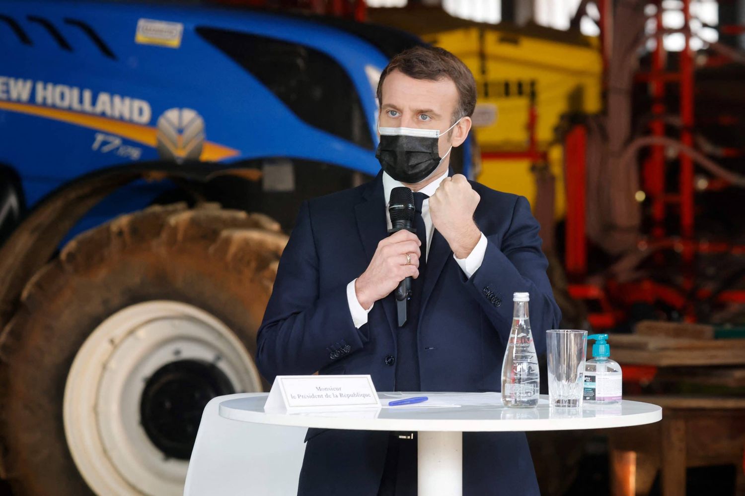 Emmanuel Macron will weniger Agrochemie, und das nicht nur auf Frankreichs Feldern. Foto: LUDOVIC MARIN / AFP / picturedesk.com