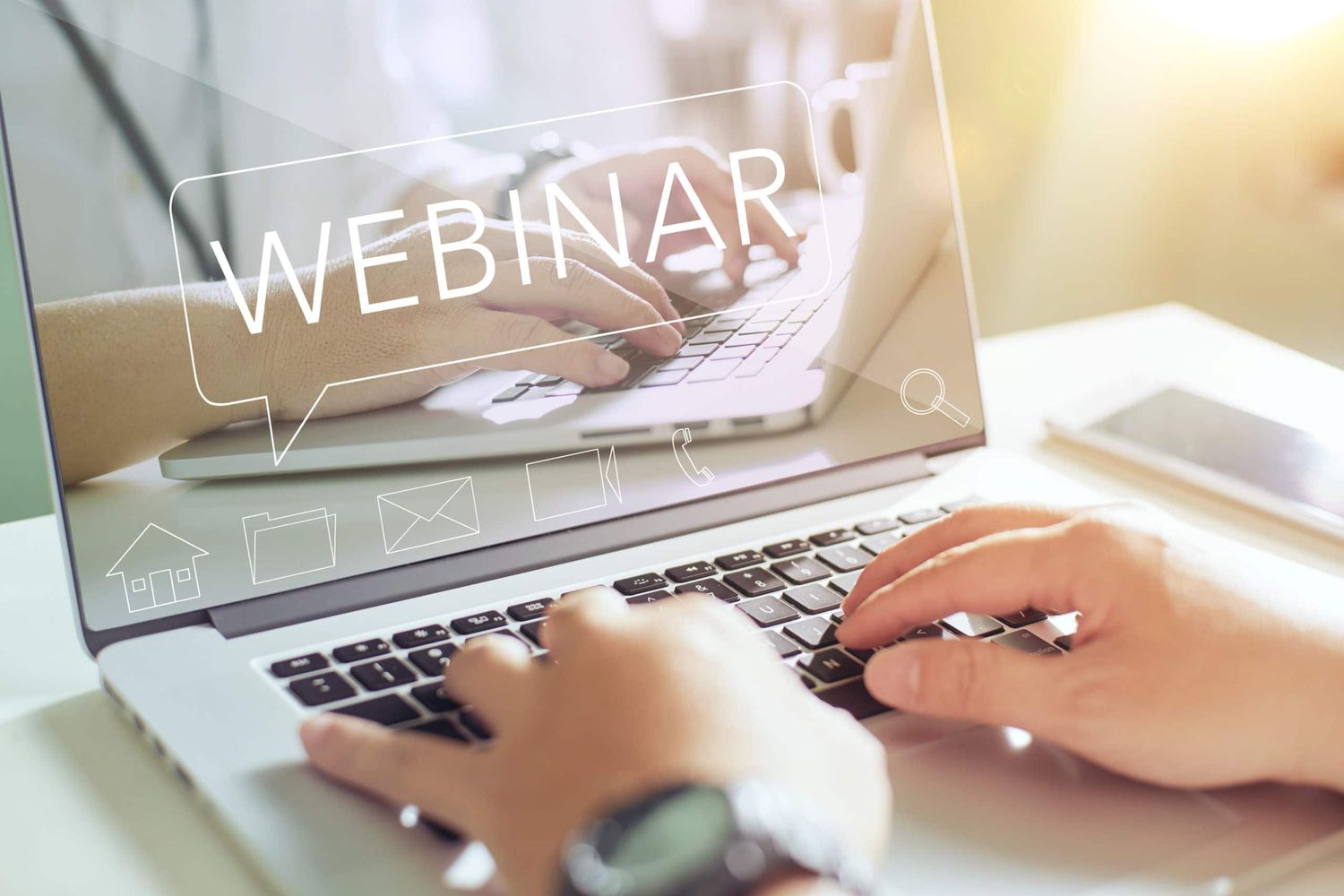 Interessierte erwarten die Vorstellungen der Studienprogramme in Live-Webinaren. FOTO: jamesteohart-adobe.stock.com