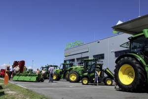 Beim Landtechnik-Frühschoppen trifft Tradition auf Innovation.