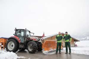 Bereits mehr als 1.500 Landwirtinnen und Landwirte sind niederösterreichweit für den Maschinenring im Winterdiensteinsatz.