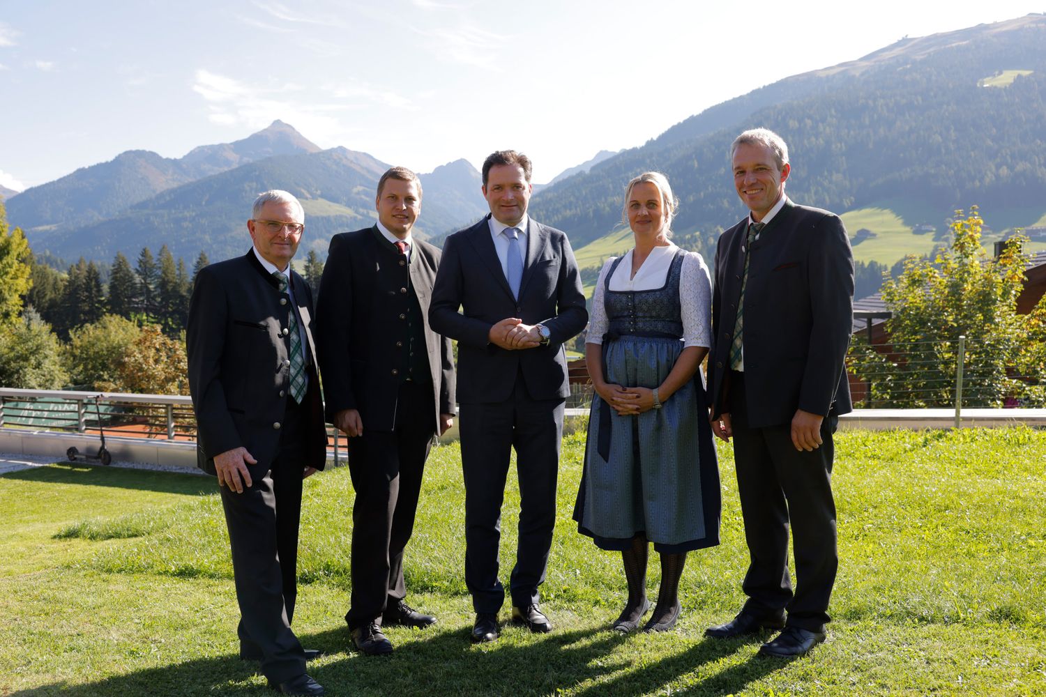 Christian Angerer (ehem. BO MRÖ), der neugewählte MR-Bundesobmann Franz Xaver Broidl, BM Norbert Totschnig, Obmann-Stv.-in und Bäuerinnenvertreterin Franziska Fröschl und Johann Bösendorfer (ehem. BO-Stv. MRÖ)