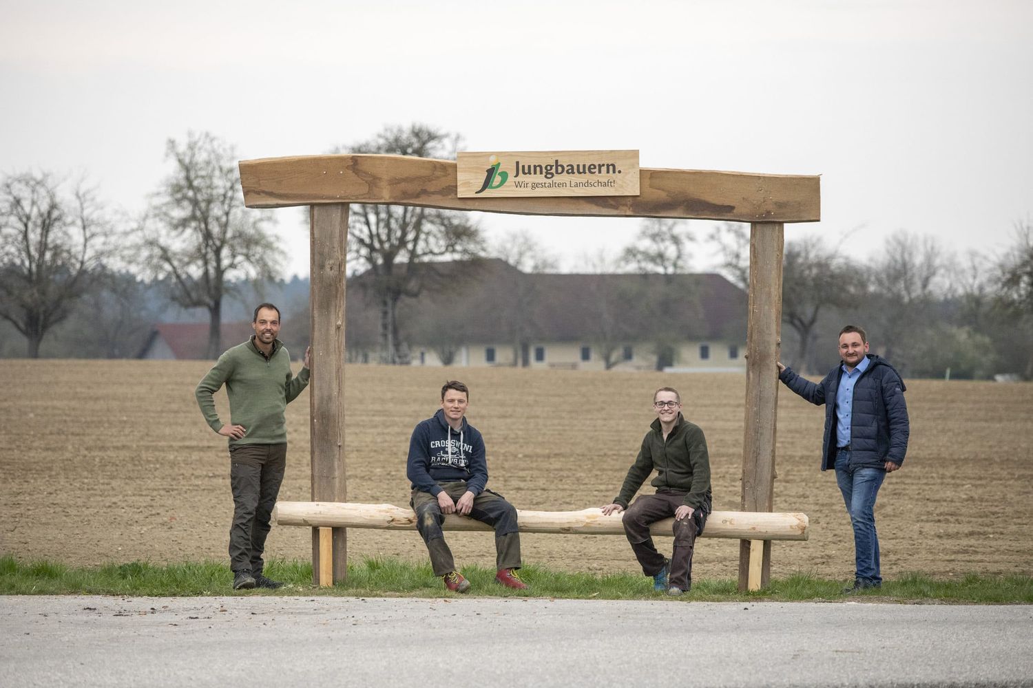 Mit der Aktion “Wir schaffen Landschaft” will die OÖ Jungbauernschaft den Blick für die Arbeit der Bäuerinnen und Bauern schärfen.