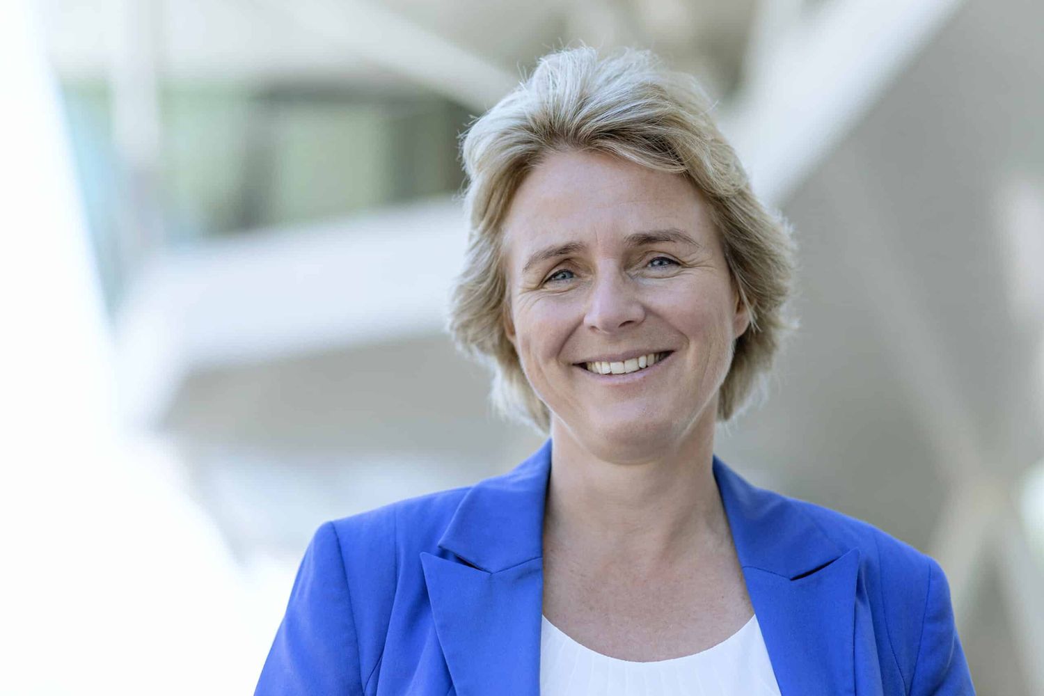 Melanie Wolfers (Dr. theol., Mag phil.), ist Philosophin, Theologin und Mutmacherin.