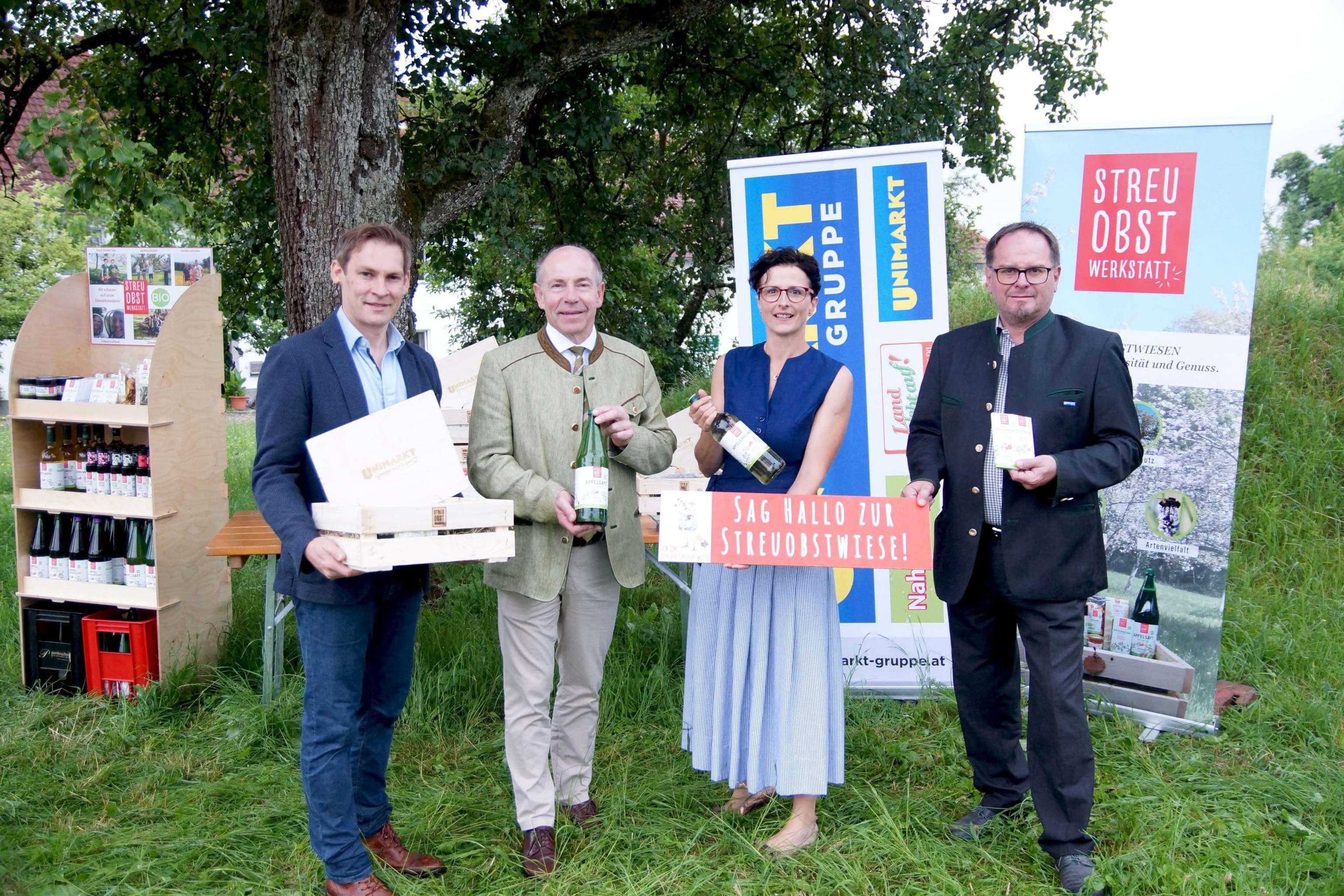 V.l.n.r. Panhuber, LRHiegelsberger, Eder, Knöbl Klein