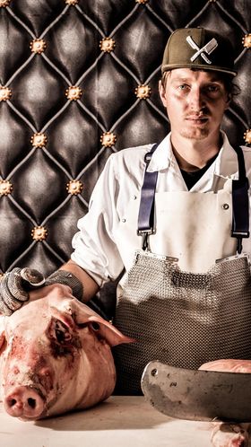 Simon Humer schöpft viele seiner Ideen auf Reisen nach Italien so entstehen viele innovative Produkte mit italophilem Charakter und klarer Handschrift.