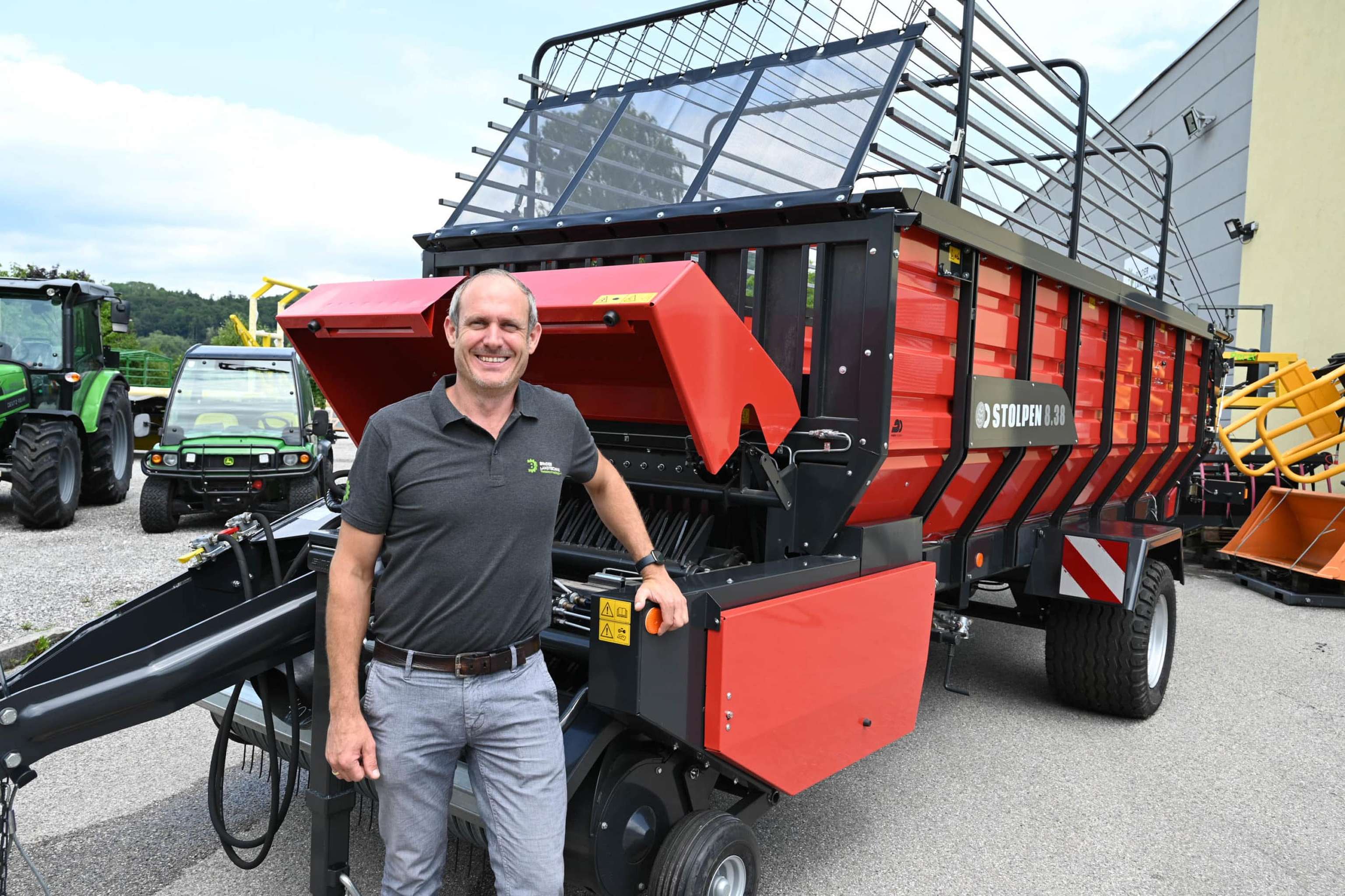 Landtechnik Binder bietet den perfekten „Heuladewagen“