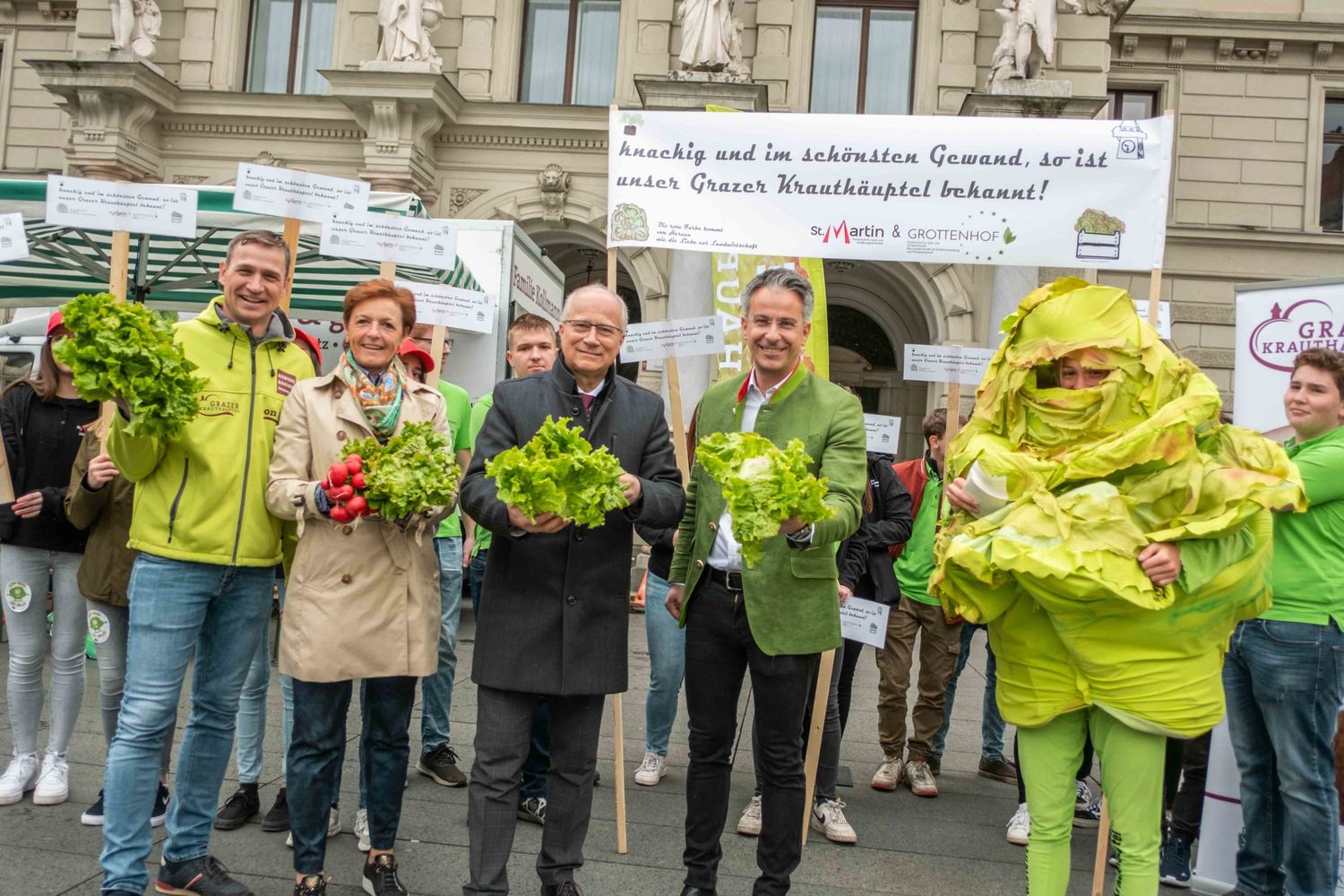 (v. l.) Bauernsprecher Markus Hillebrand, LK-Vizepräsidentin Maria Pein, LR Hans Seitinger und Stadtrat Kurt Hohensinner.
