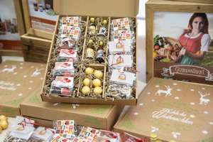 Weihnachtsbox In Nahaufnahme C Land OÖ Schaffner
