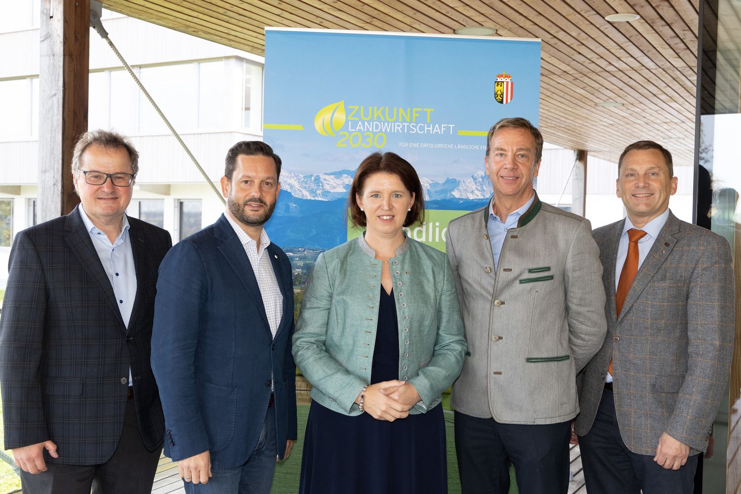 Karl Fischer, Christoph Metzker, Michaela Langer-Weninger, Rainer Haas und Hubert Huber beim Agrarinnovationstag (v.l.)